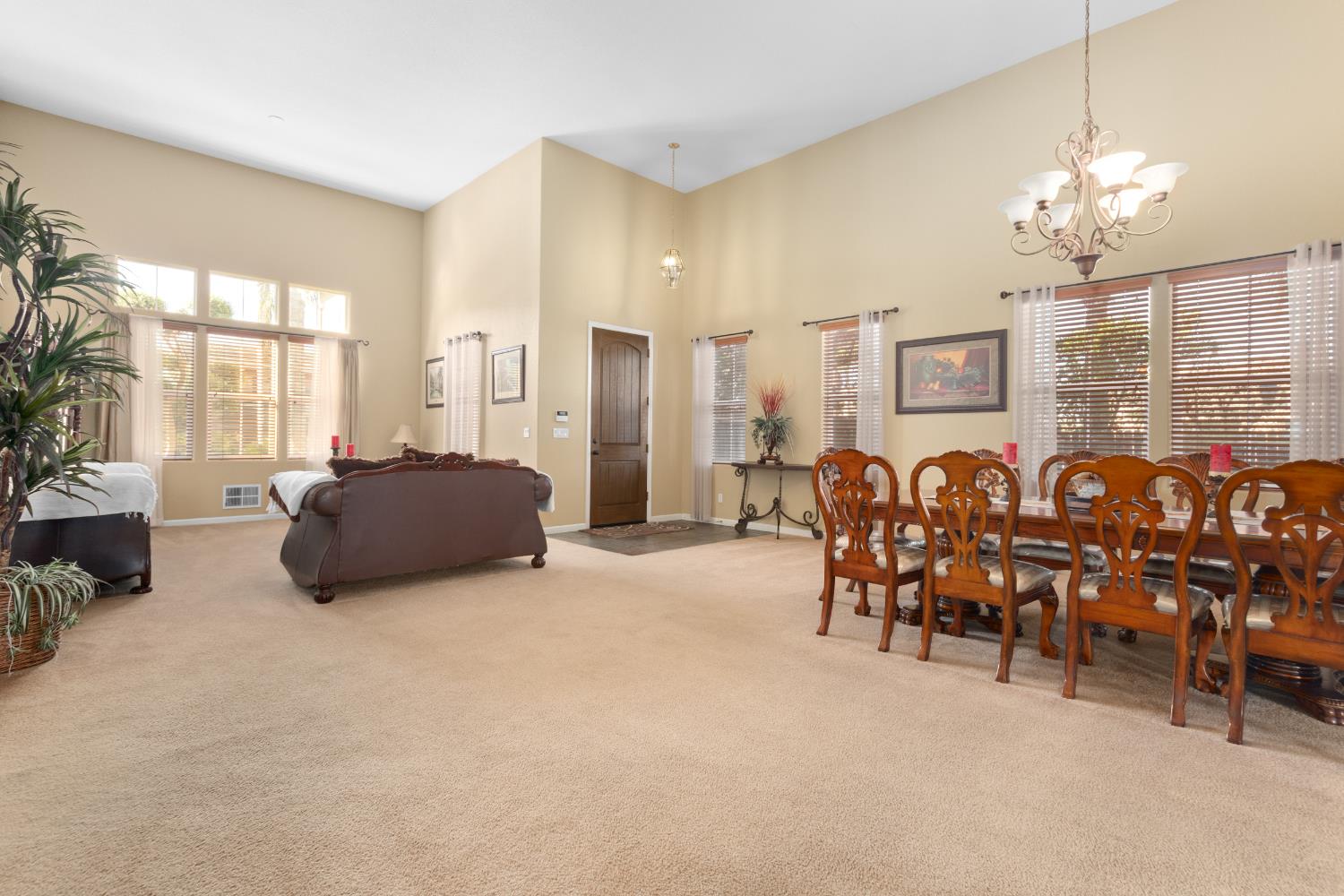 751 Banff Dr, Newman, CA 95360