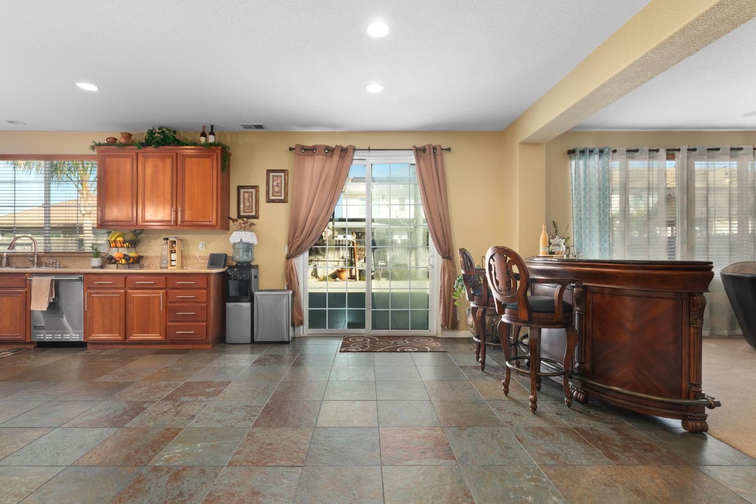 751 Banff Dr, Newman, CA 95360