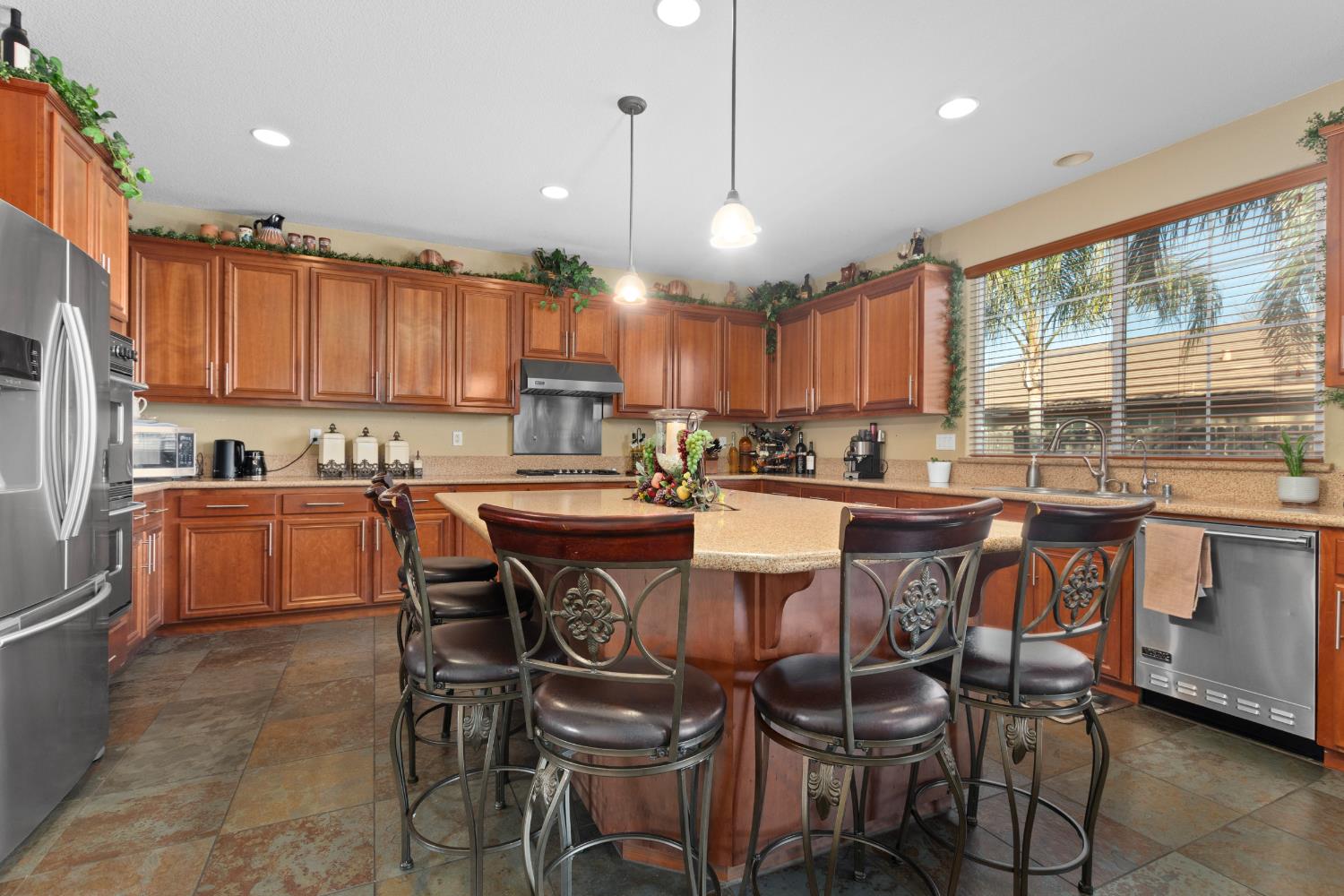 751 Banff Dr, Newman, CA 95360