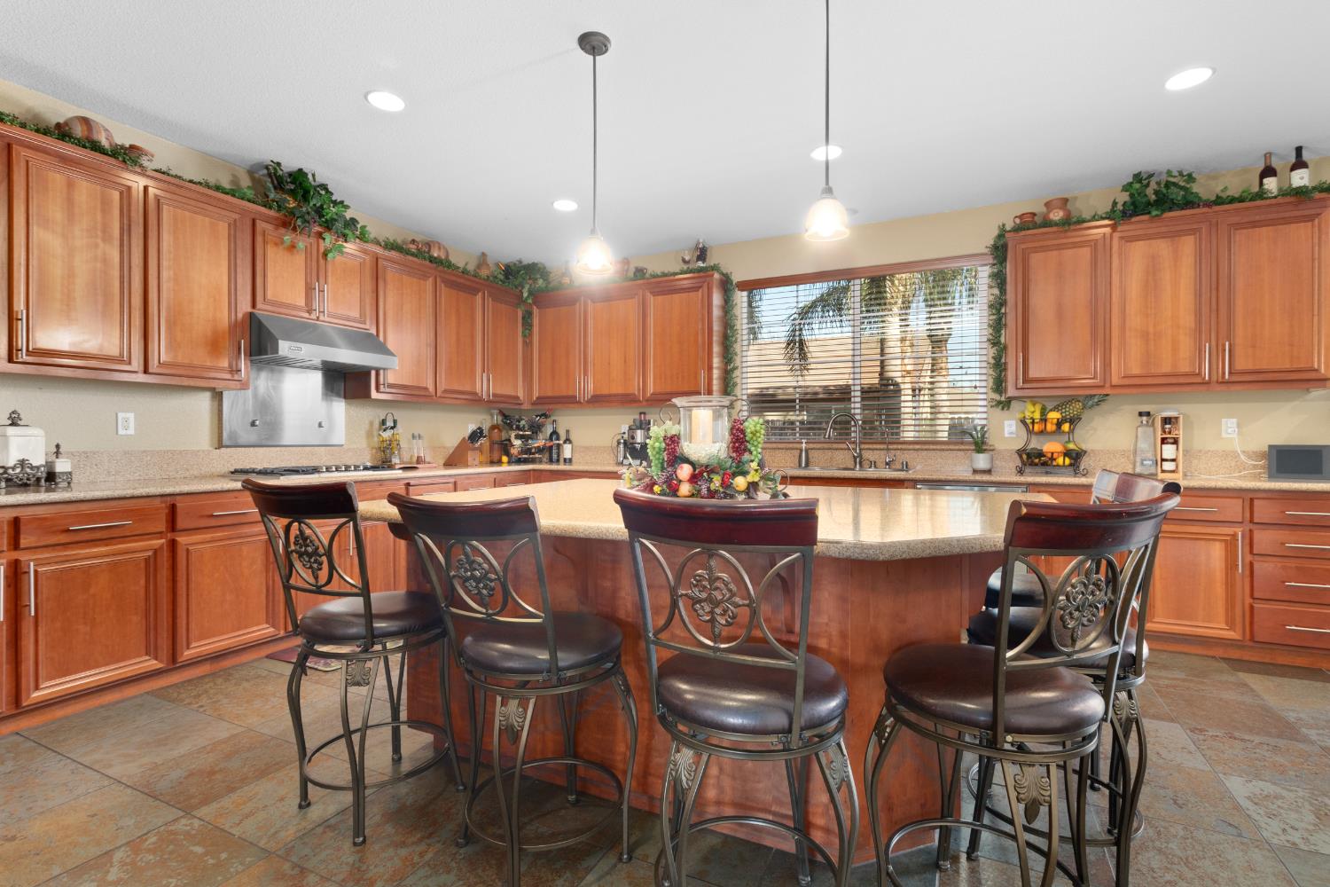 751 Banff Dr, Newman, CA 95360