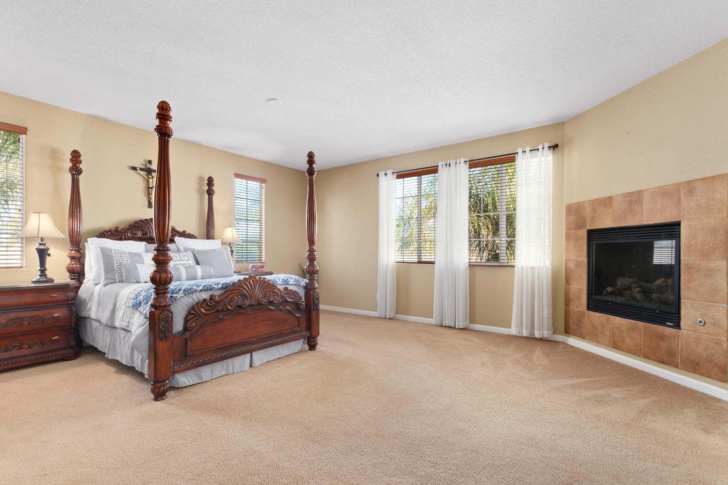 751 Banff Dr, Newman, CA 95360