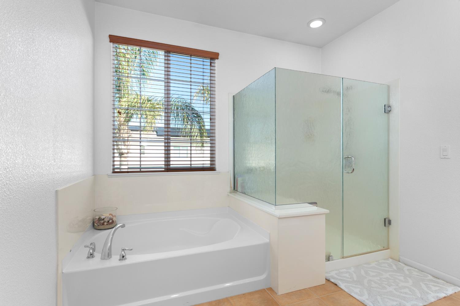 751 Banff Dr, Newman, CA 95360