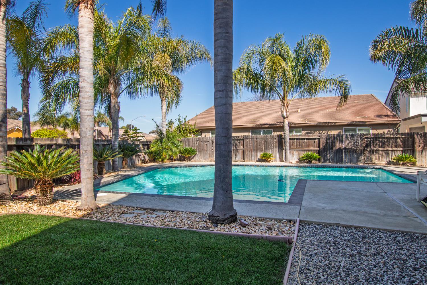 751 Banff Dr, Newman, CA 95360