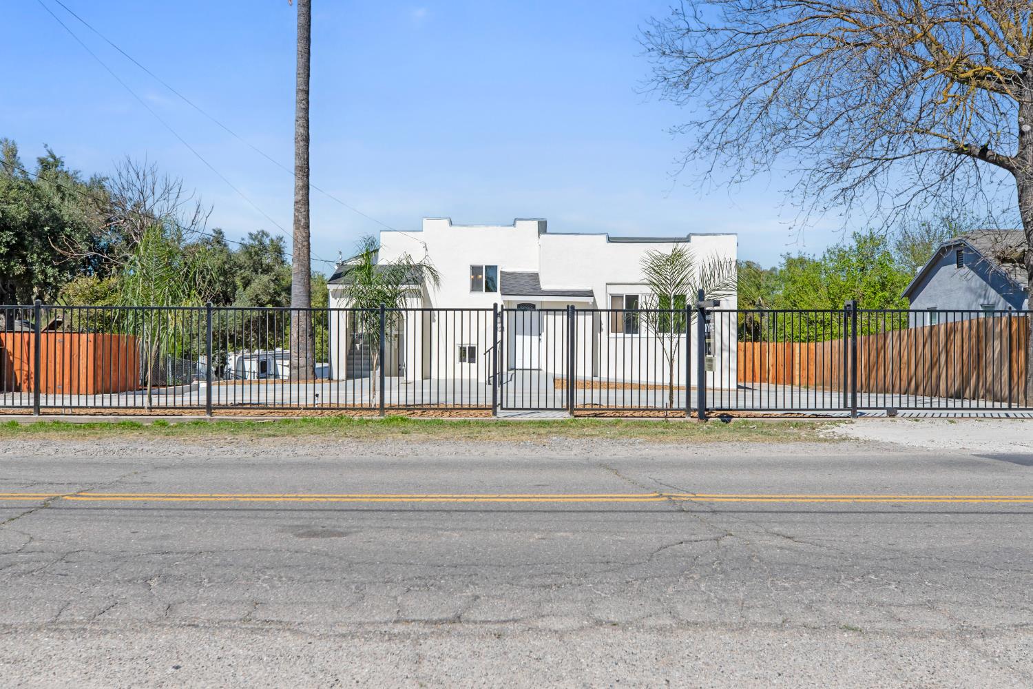 1821 River Rd, Modesto, CA 95351