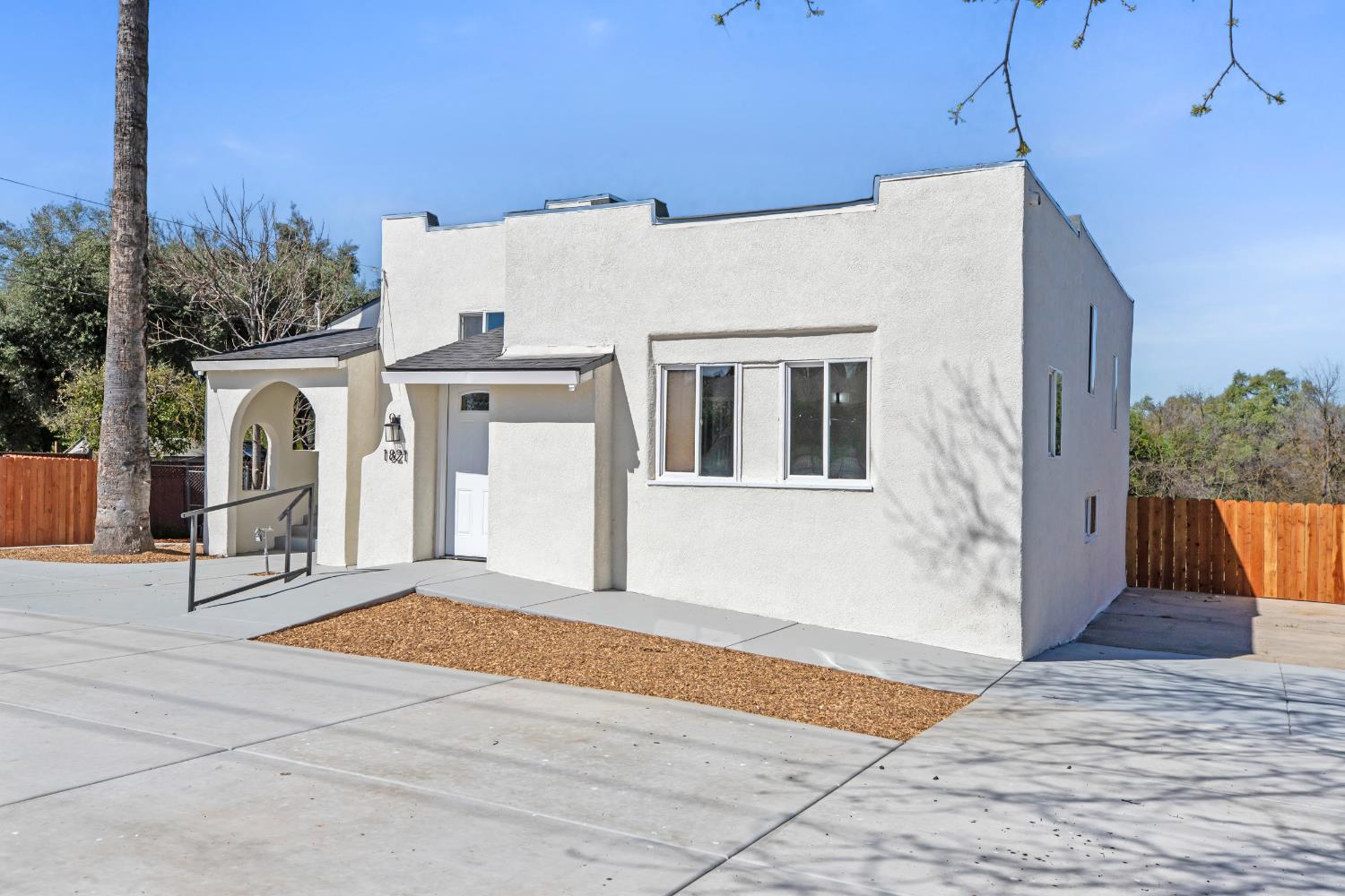 1821 River Rd, Modesto, CA 95351