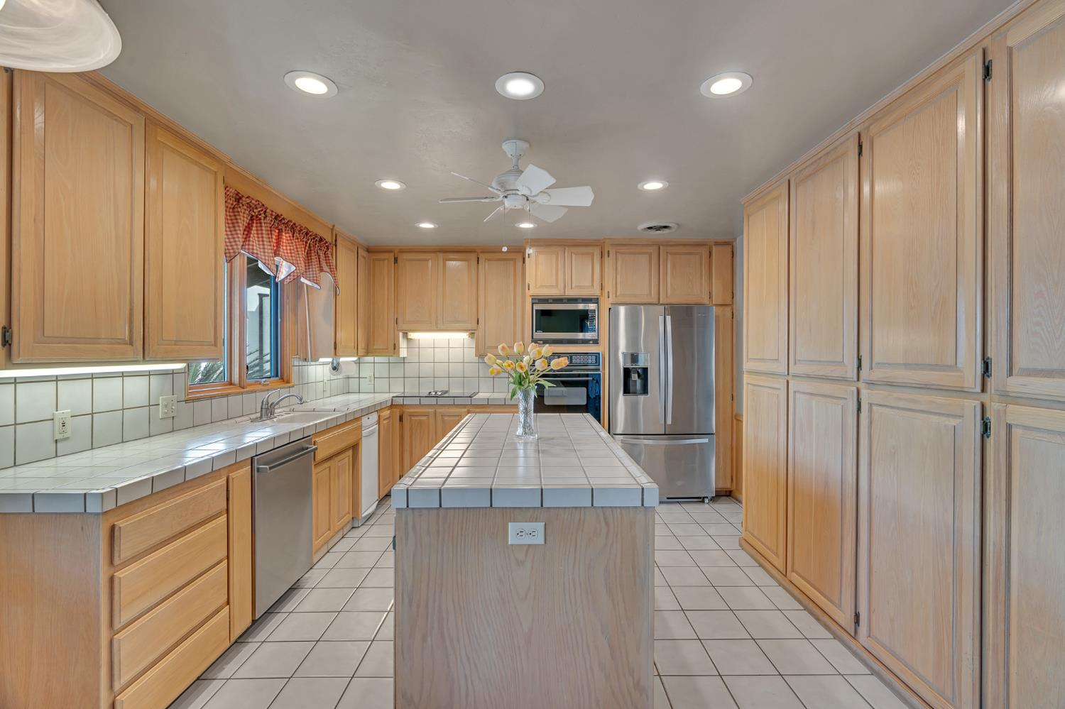 2506 Kenmore Ct, Modesto, CA 95355