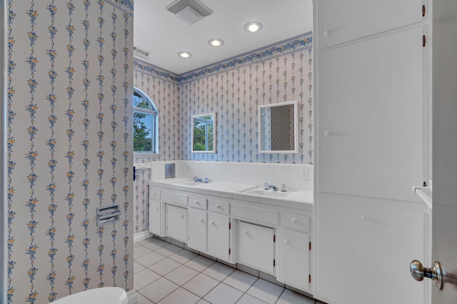 2506 Kenmore Ct, Modesto, CA 95355