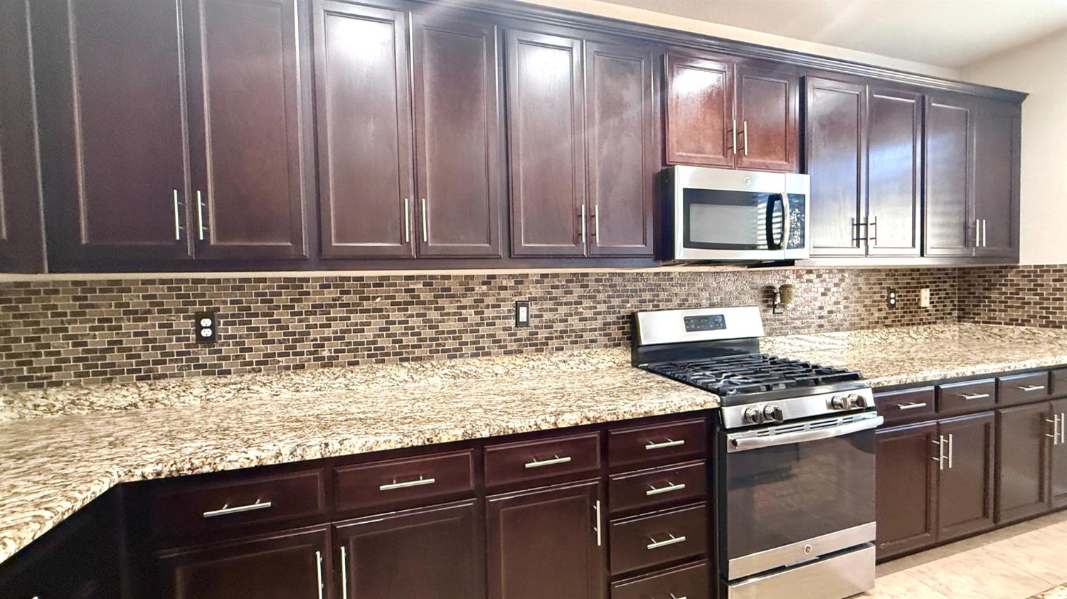 2767 Round Tree Way, Manteca, CA 95337