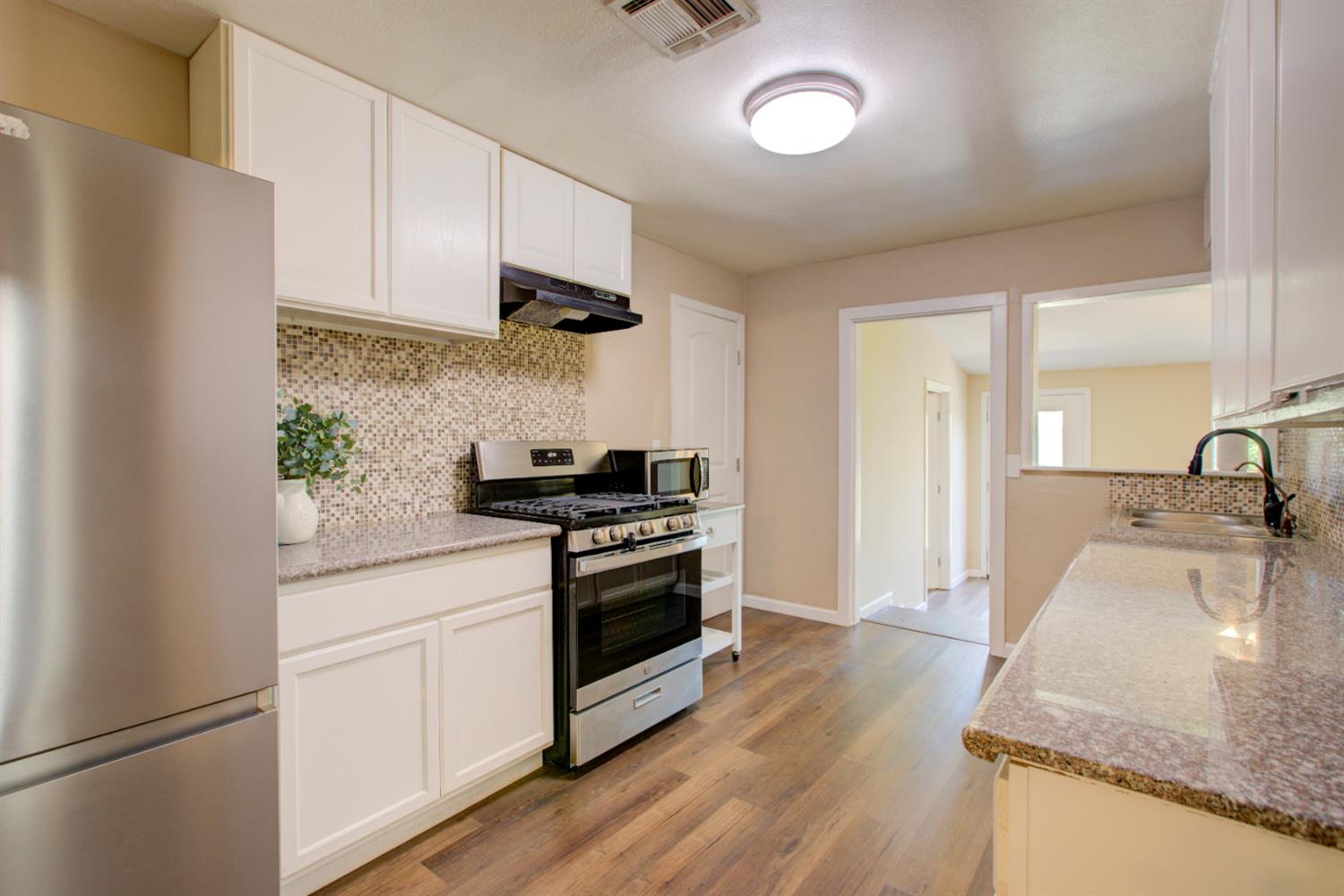 3735 Texas Ave, Riverbank, CA 95367