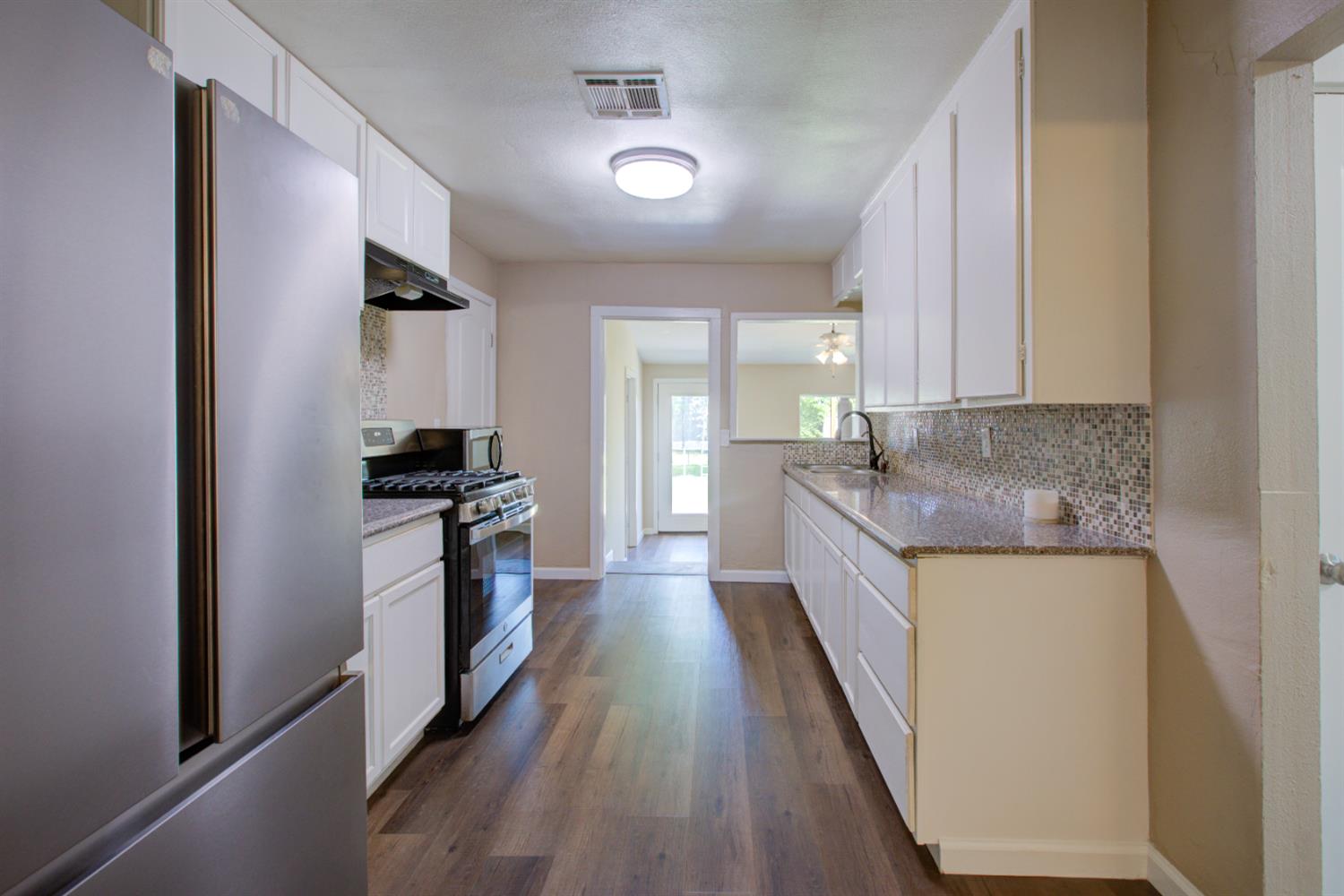 3735 Texas Ave, Riverbank, CA 95367