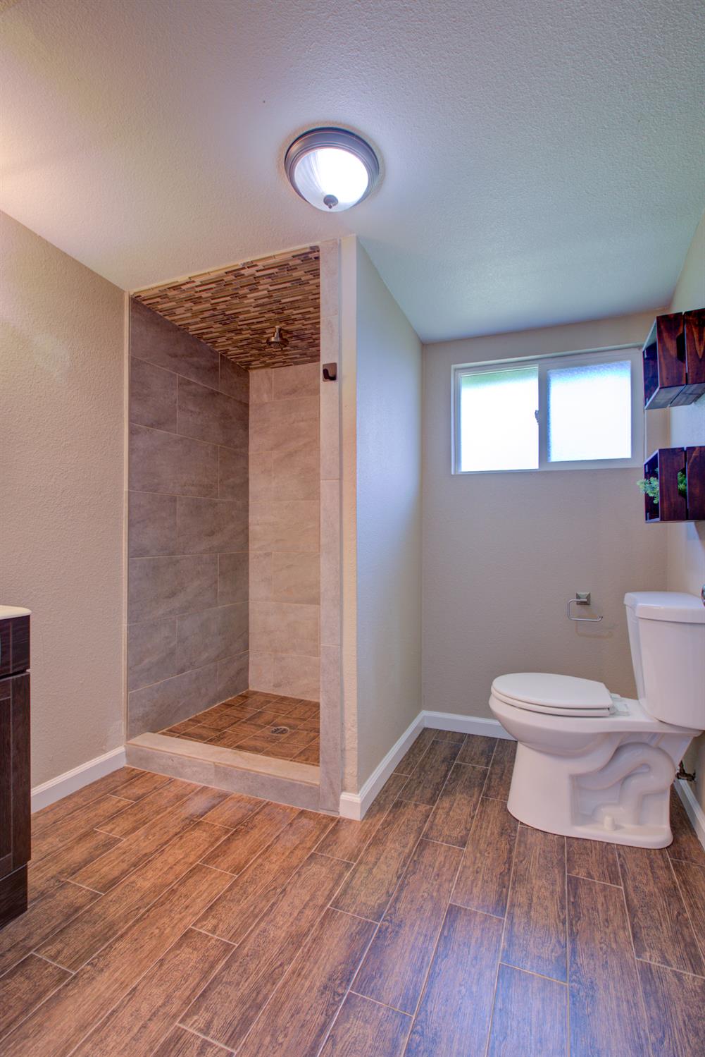 3735 Texas Ave, Riverbank, CA 95367