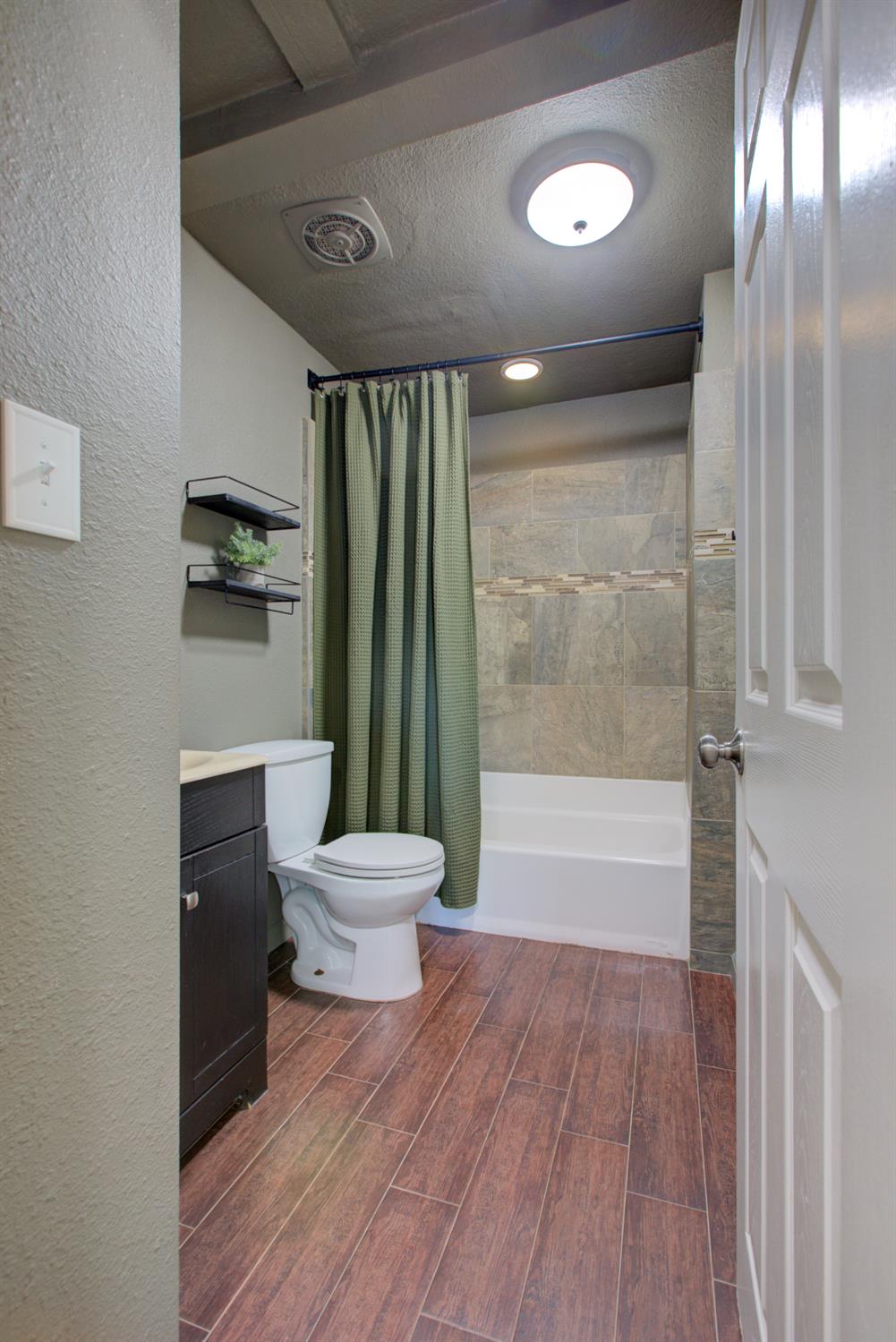 3735 Texas Ave, Riverbank, CA 95367