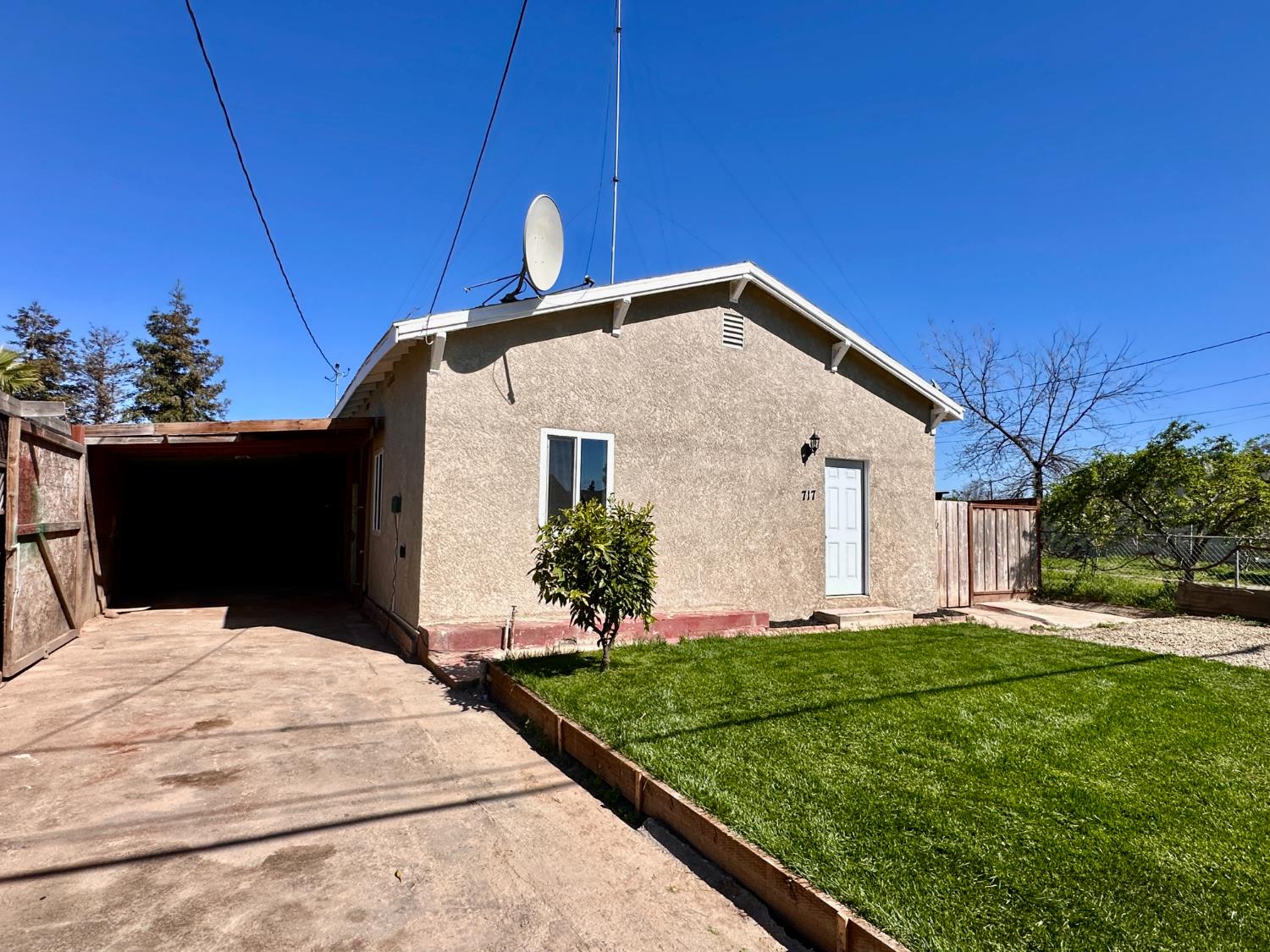 717 Parnell Ave, Turlock, CA 95380