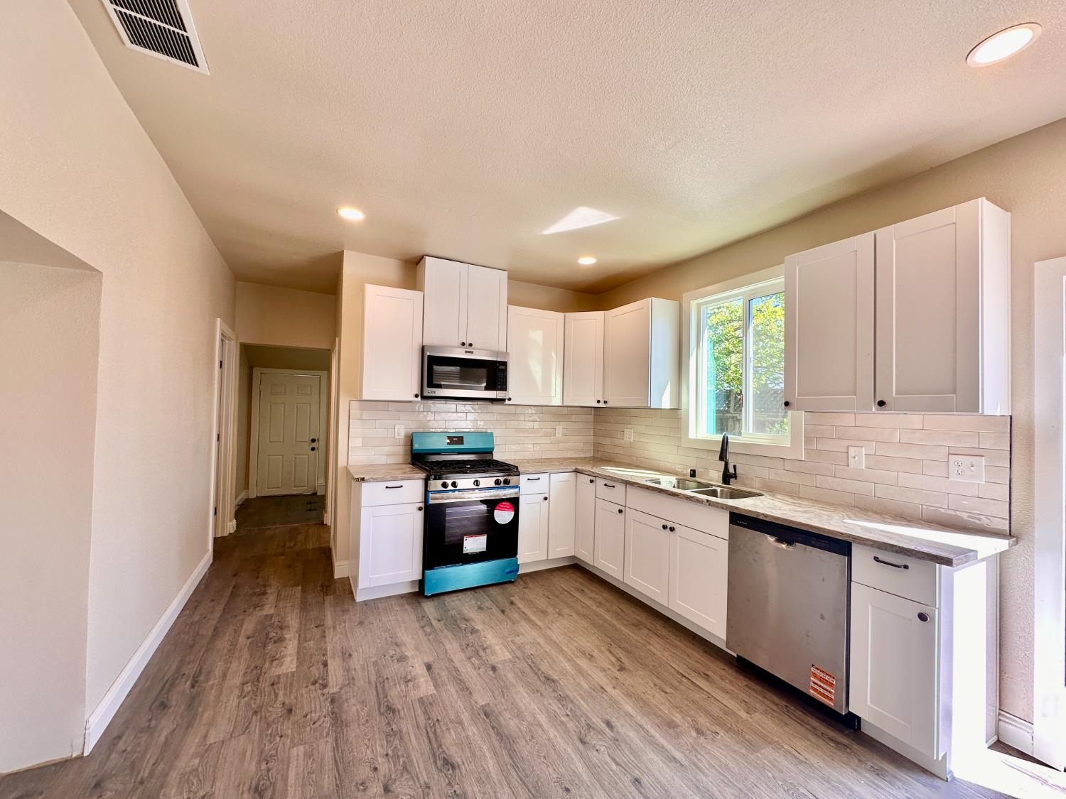 717 Parnell Ave, Turlock, CA 95380