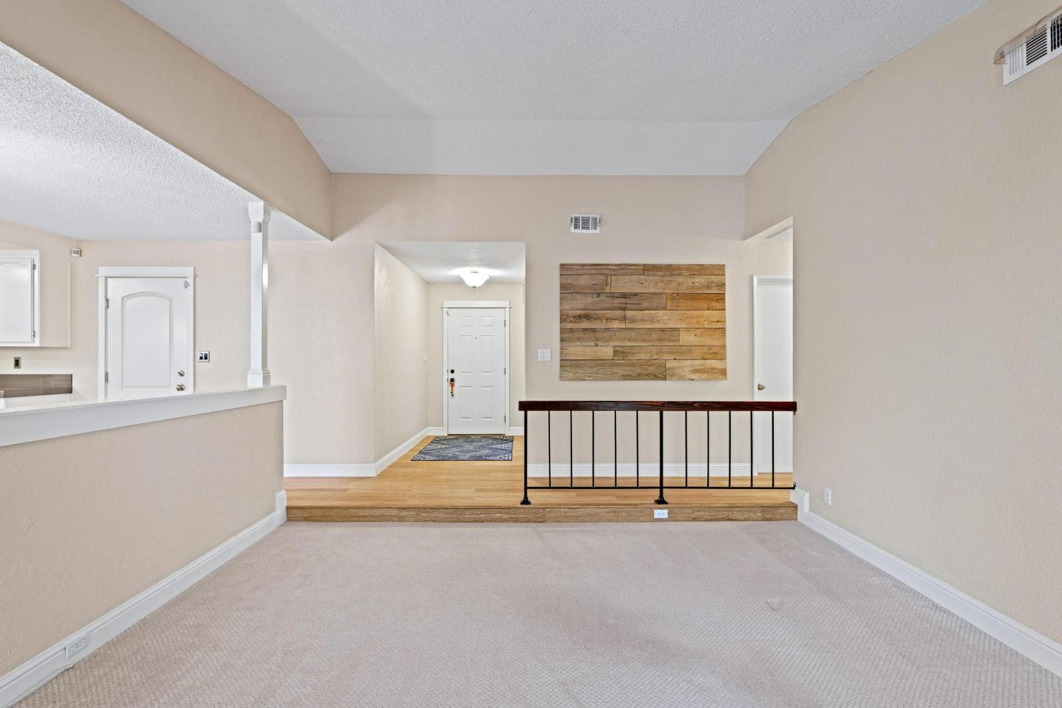 1859 Elmwood Ln, Manteca, CA 95336