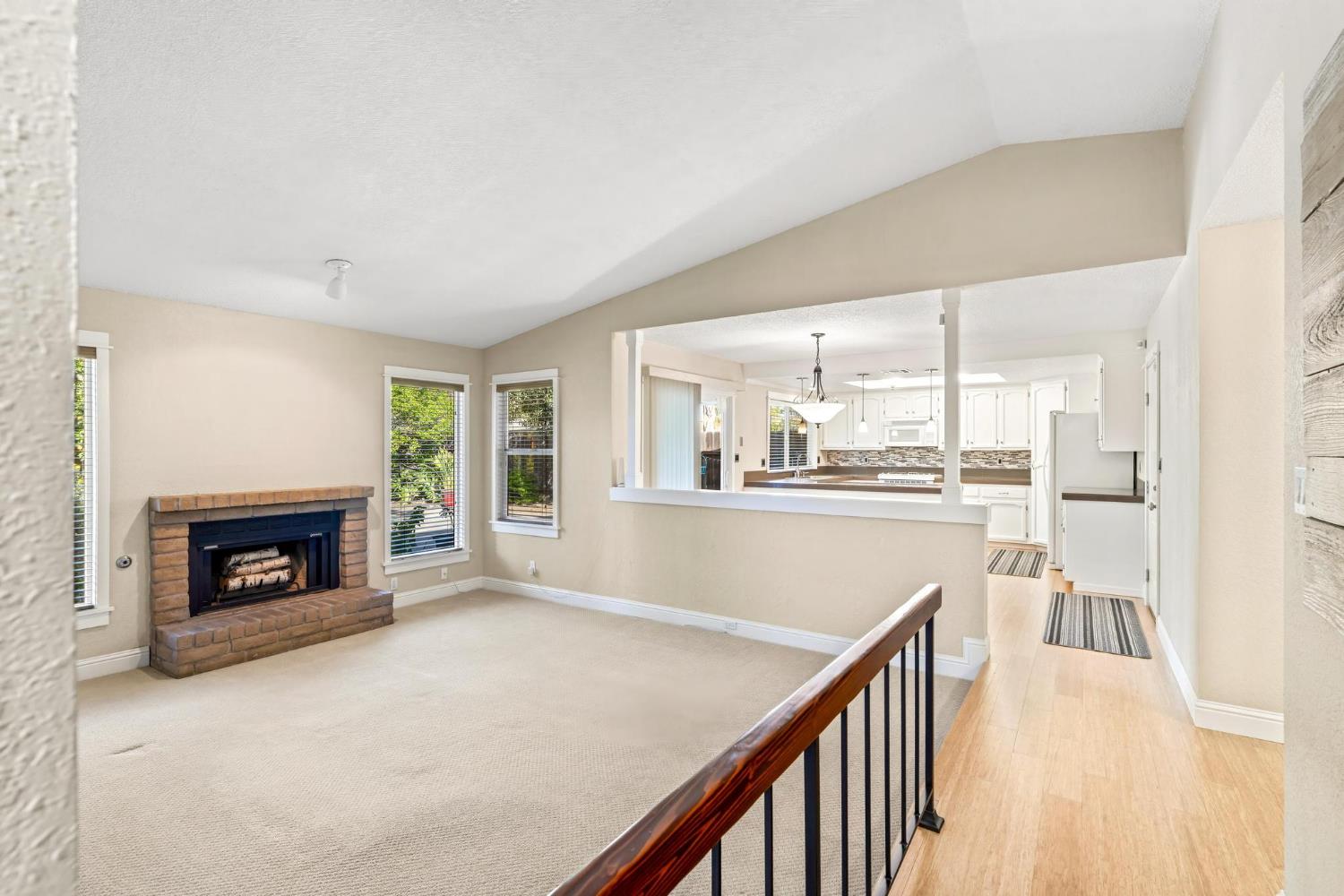 1859 Elmwood Ln, Manteca, CA 95336