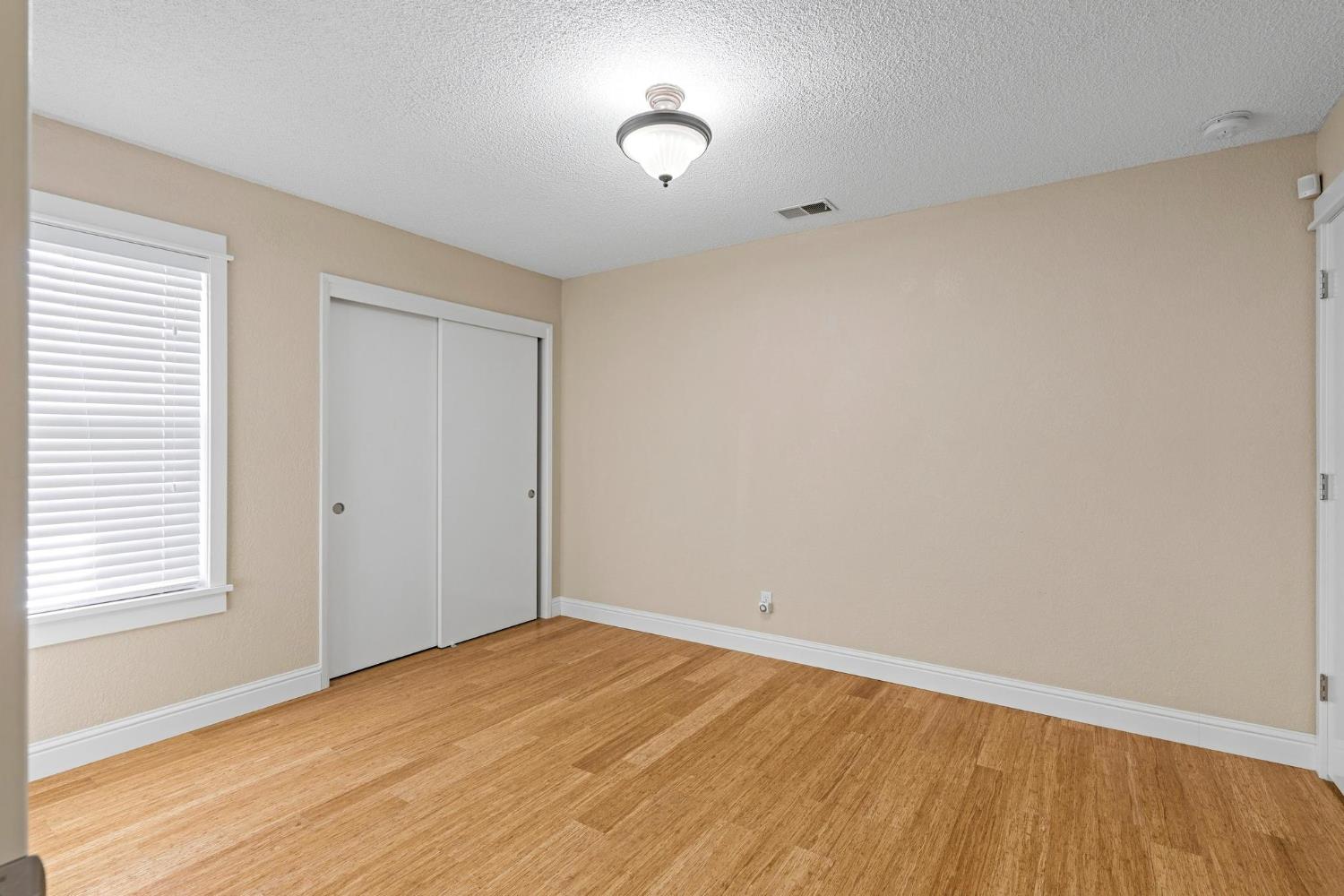 1859 Elmwood Ln, Manteca, CA 95336