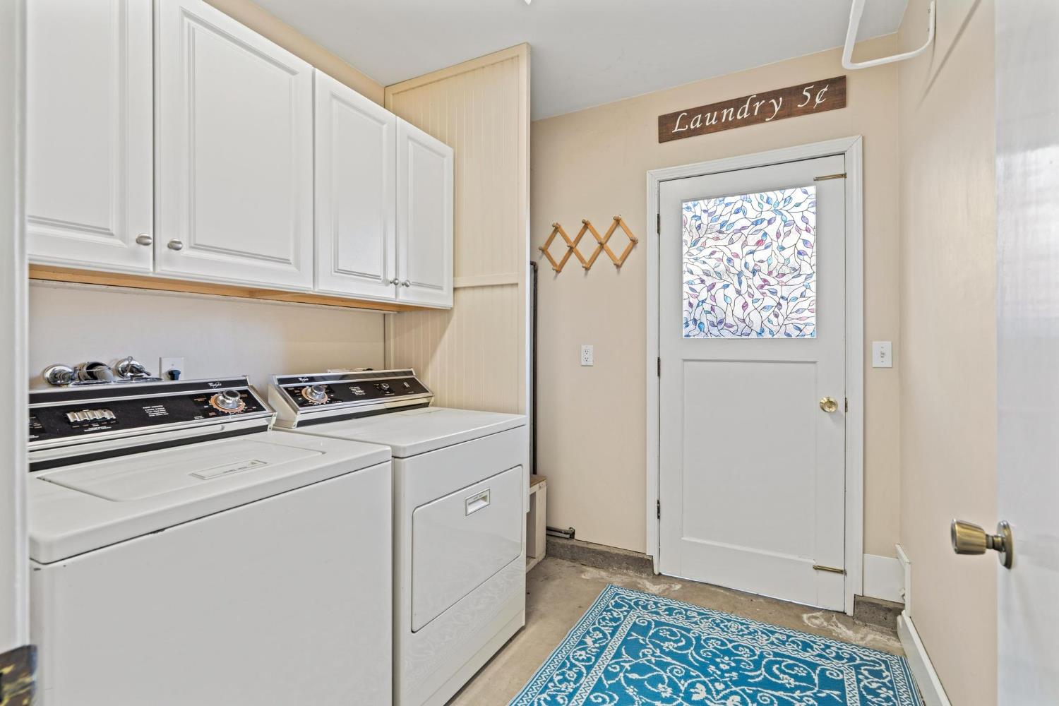 1859 Elmwood Ln, Manteca, CA 95336