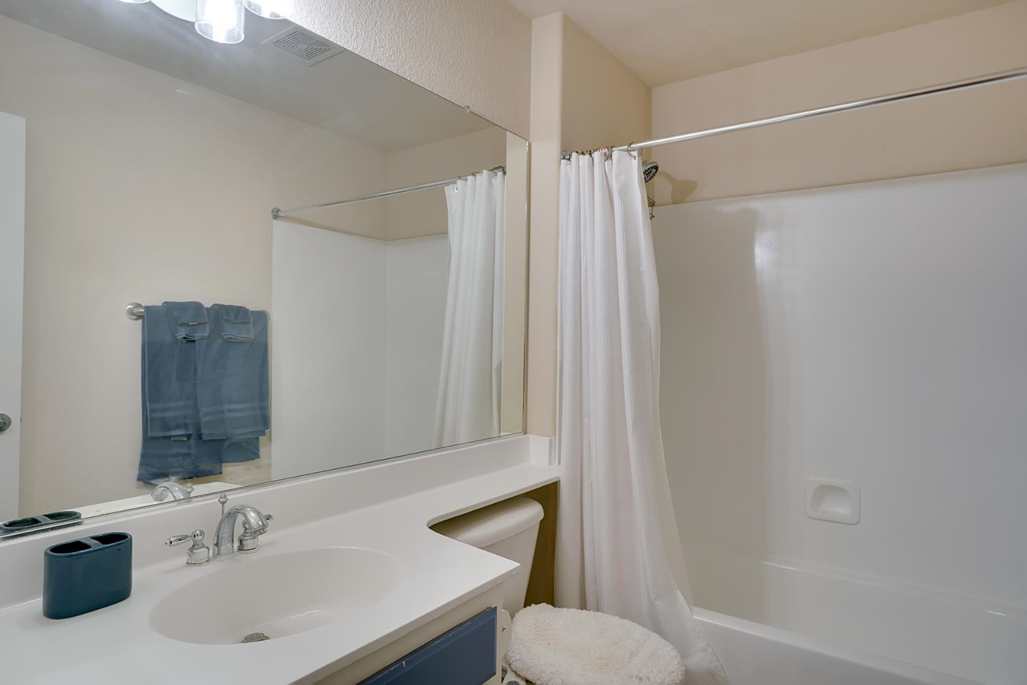 864 Grafton St, Manteca, CA 95337