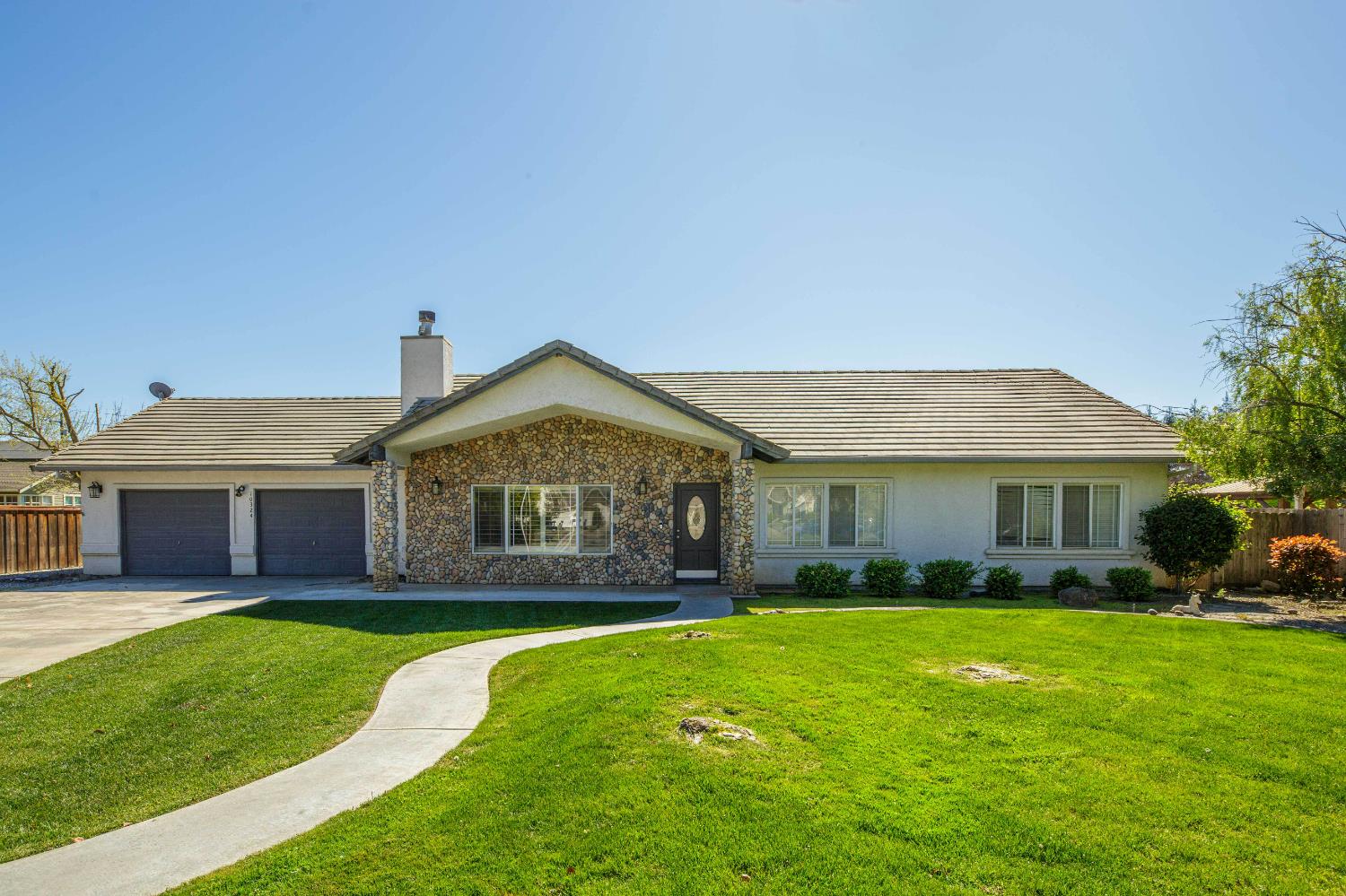 10324 Rio Sombra Ct, Oakdale, CA 95361