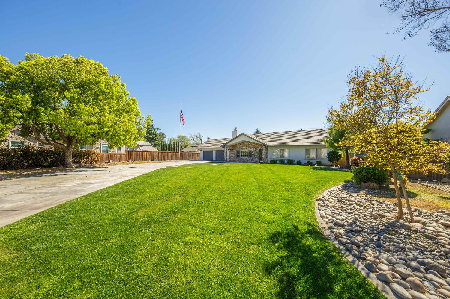 10324 Rio Sombra Ct, Oakdale, CA 95361