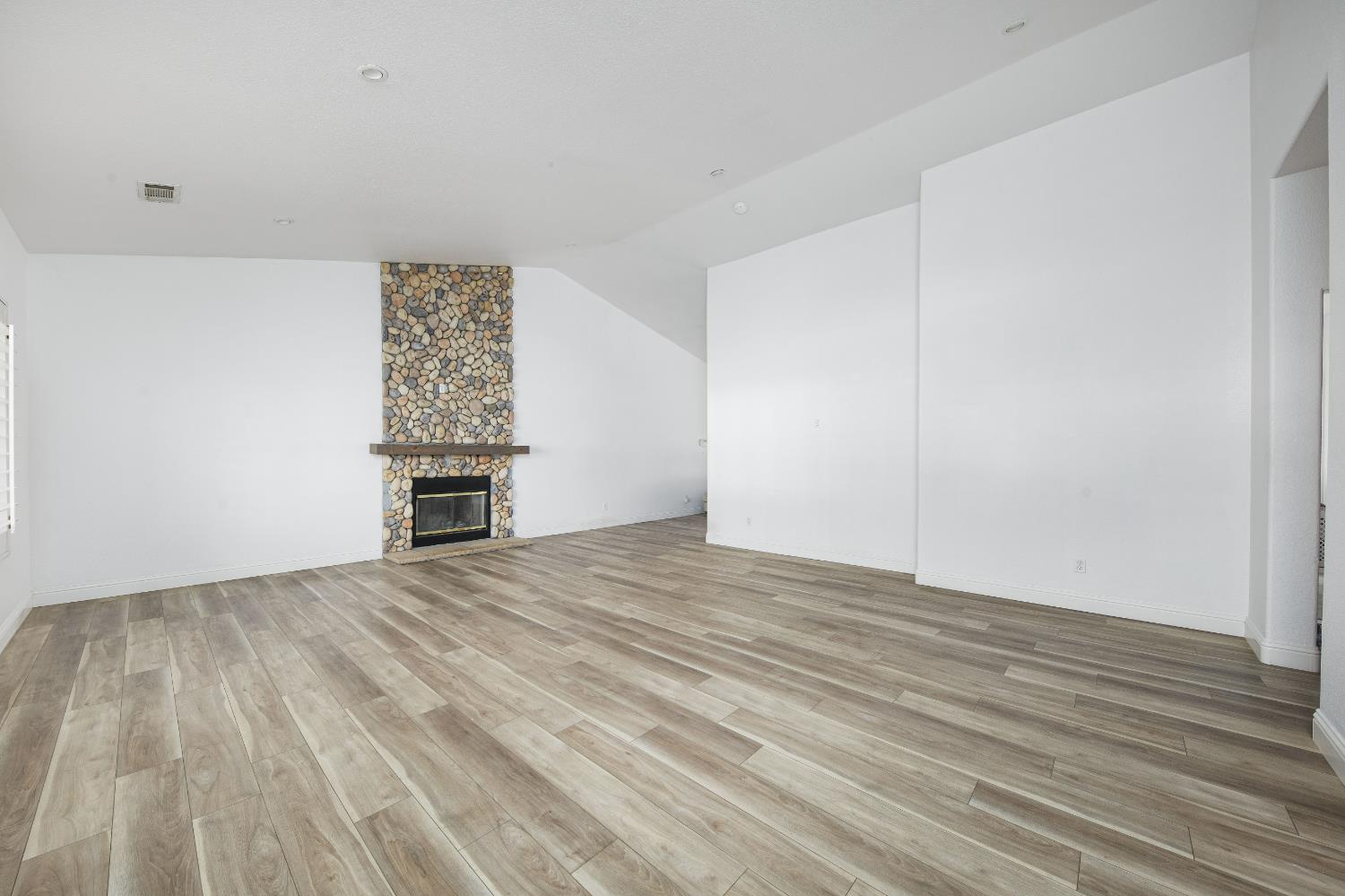 10324 Rio Sombra Ct, Oakdale, CA 95361