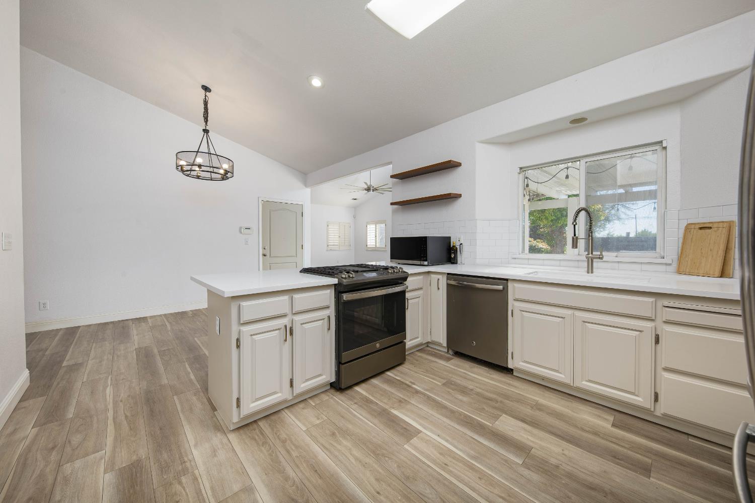 10324 Rio Sombra Ct, Oakdale, CA 95361