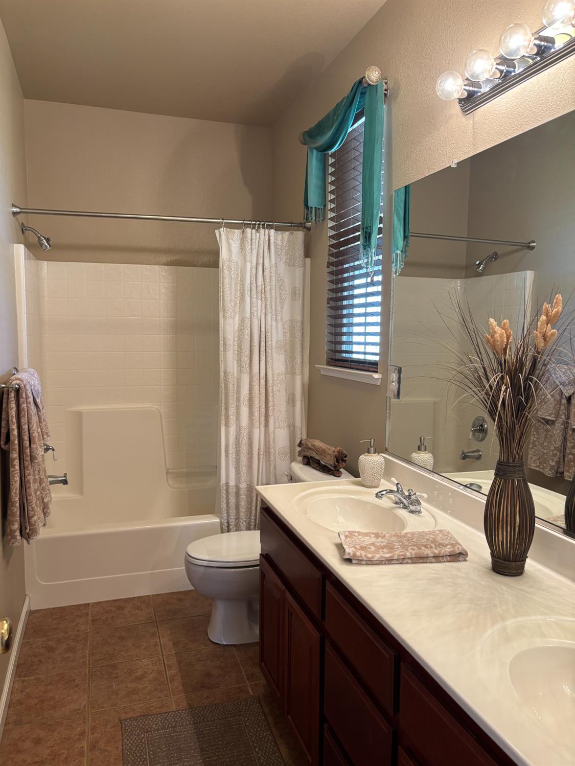 182 Bridlewood Ln, Copperopolis, CA 95228