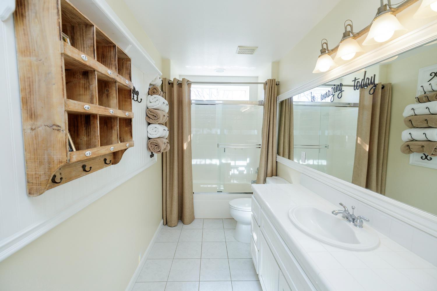 2300 Oak Creek Dr, Copperopolis, CA 95228