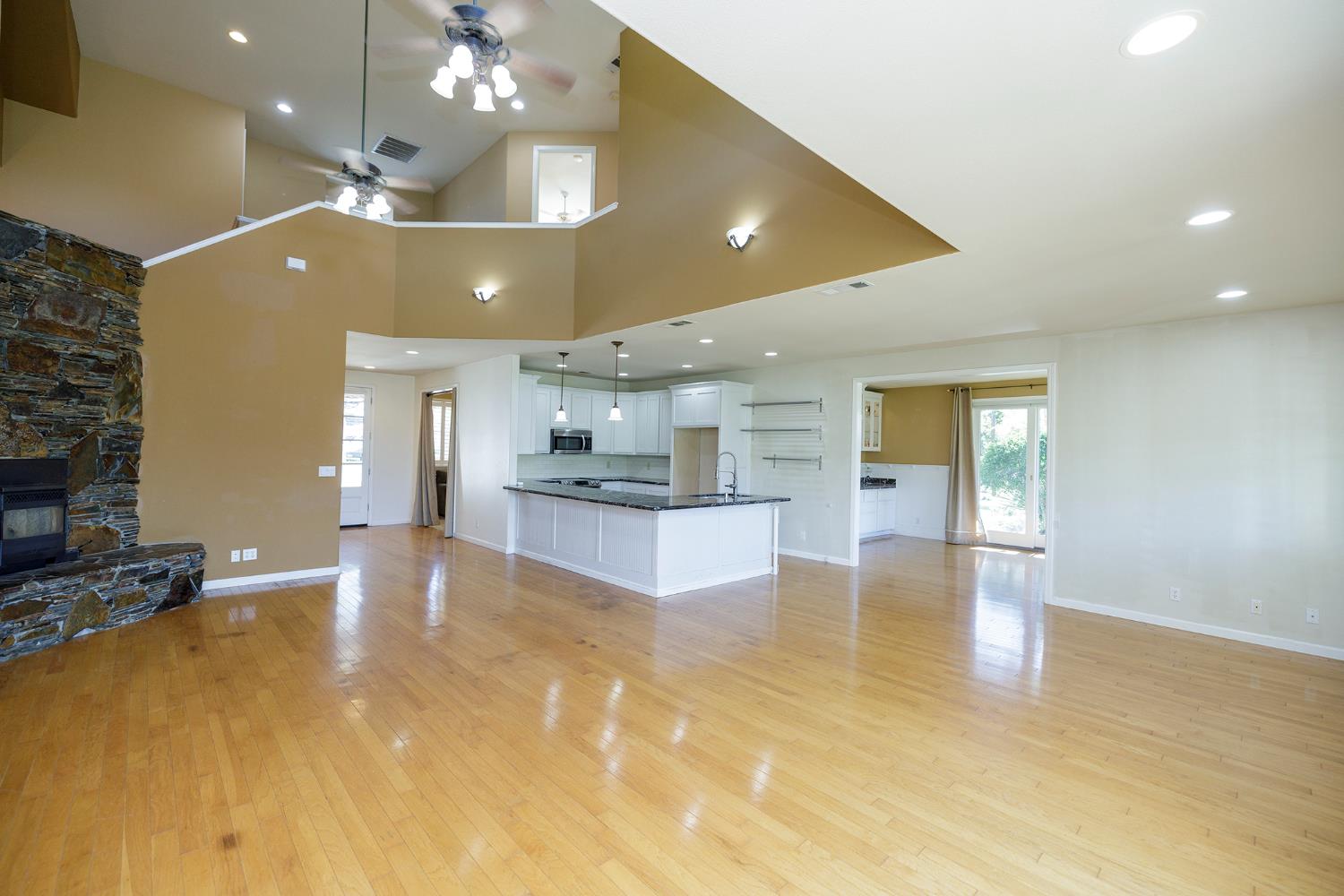 2300 Oak Creek Dr, Copperopolis, CA 95228