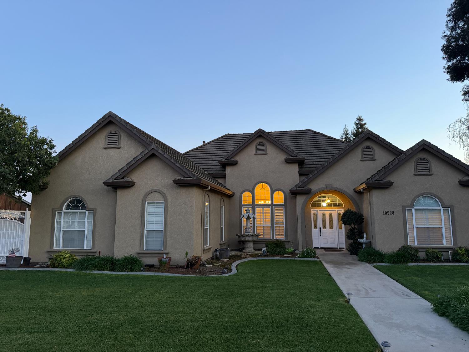 10528 Rio Sombra Dr, Oakdale, CA 95361