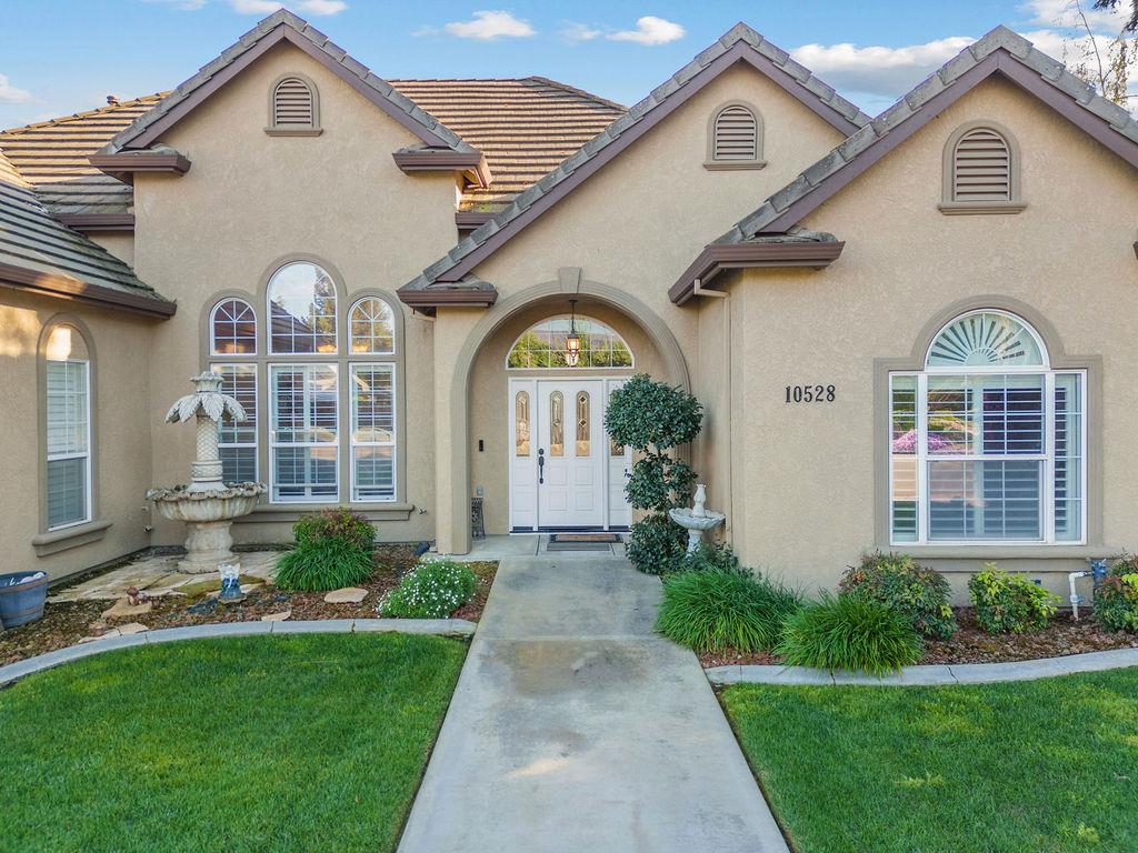 10528 Rio Sombra Dr, Oakdale, CA 95361