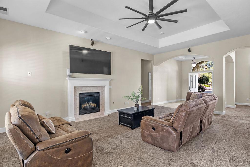 10528 Rio Sombra Dr, Oakdale, CA 95361