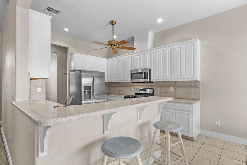 10528 Rio Sombra Dr, Oakdale, CA 95361