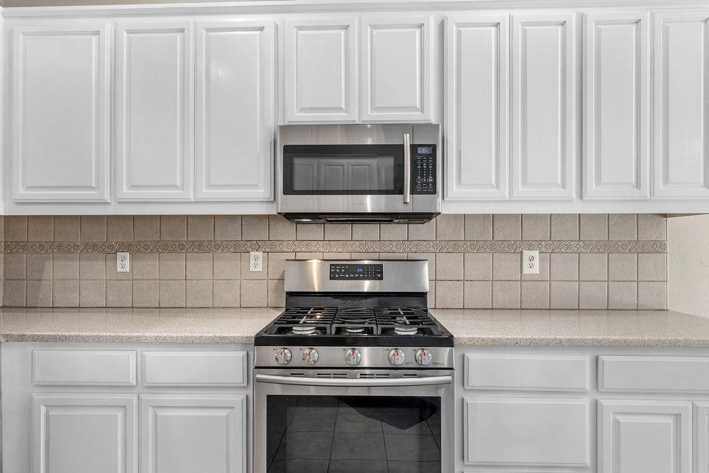 10528 Rio Sombra Dr, Oakdale, CA 95361