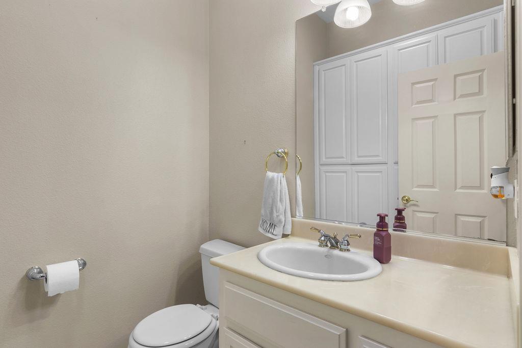 10528 Rio Sombra Dr, Oakdale, CA 95361