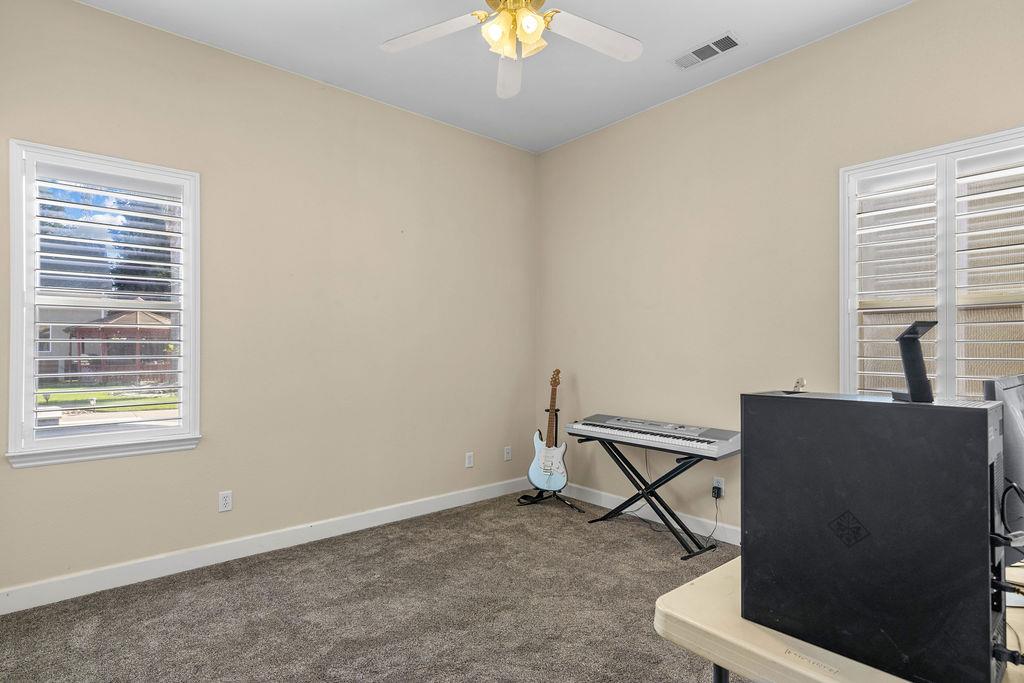 10528 Rio Sombra Dr, Oakdale, CA 95361