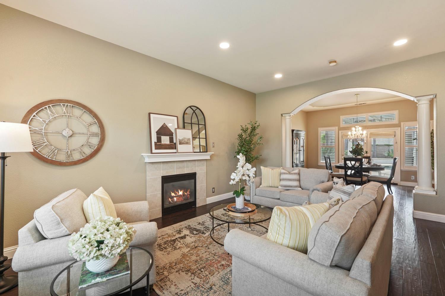 2501 Leonatus Ave, Modesto, CA 95355