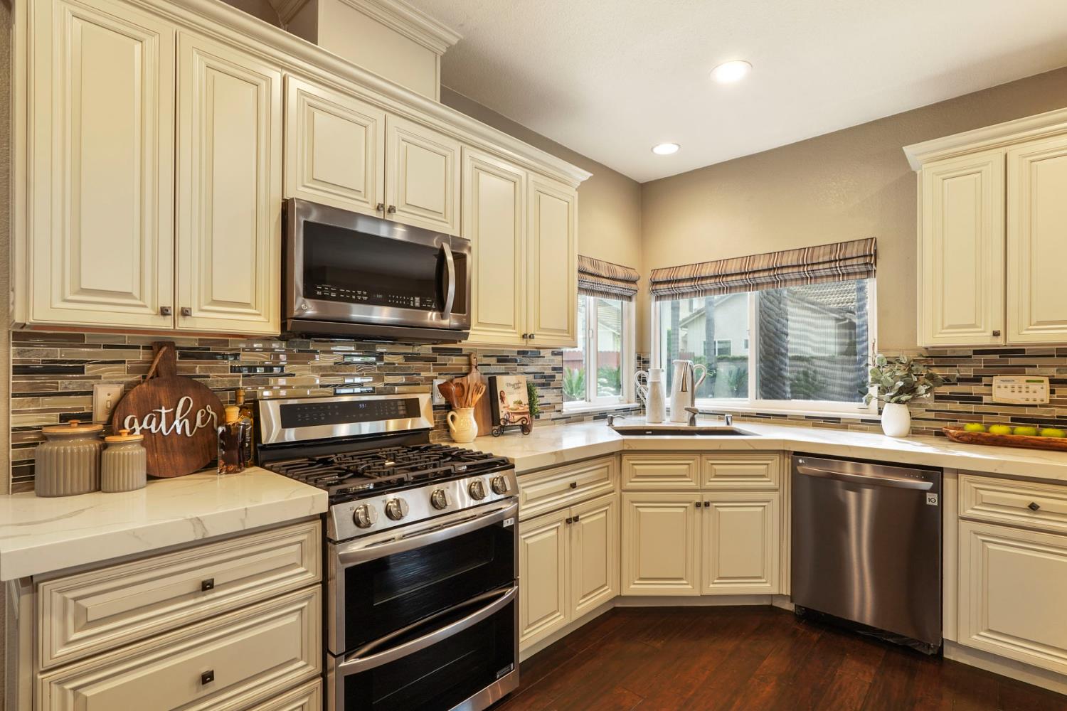 2501 Leonatus Ave, Modesto, CA 95355