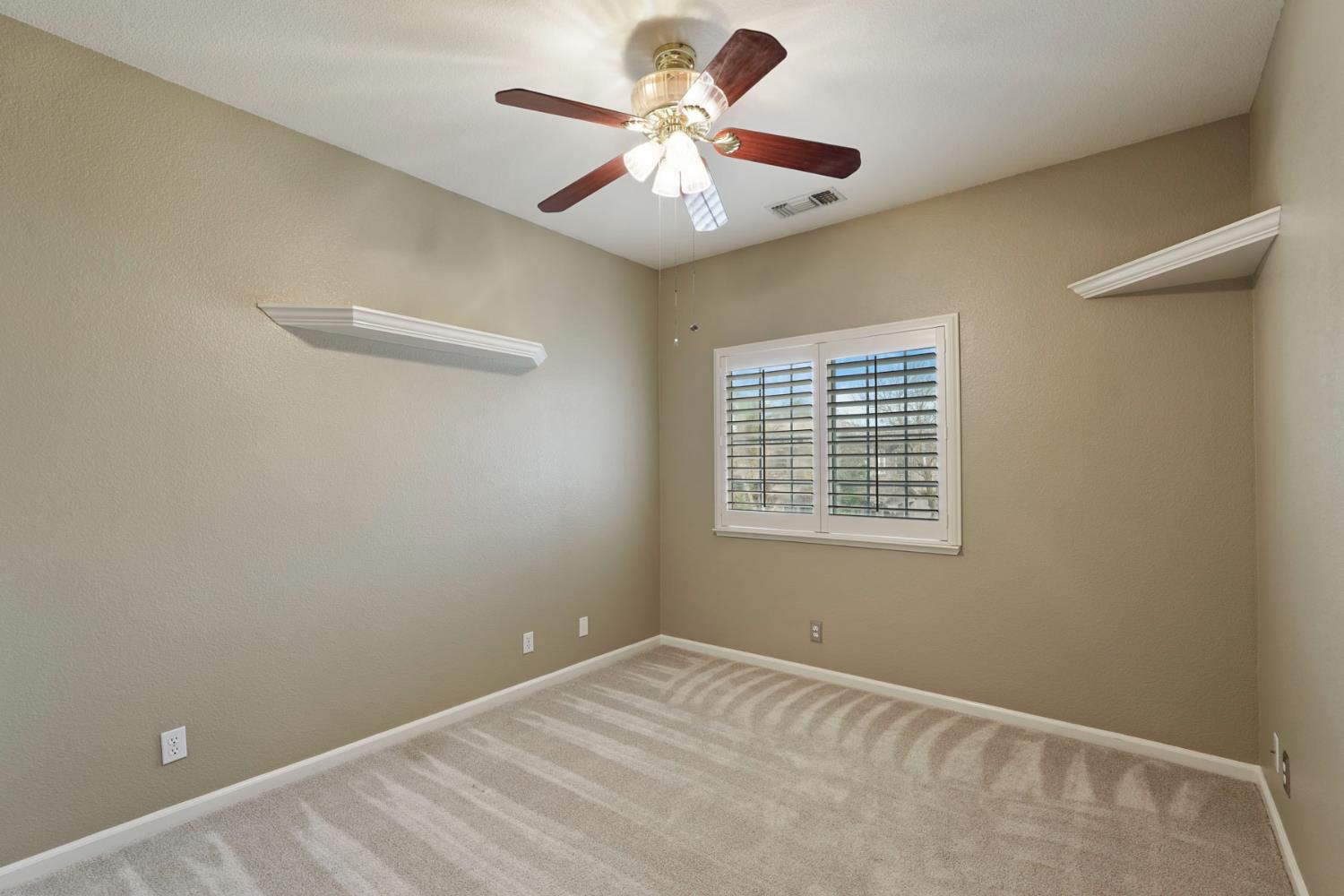 2501 Leonatus Ave, Modesto, CA 95355