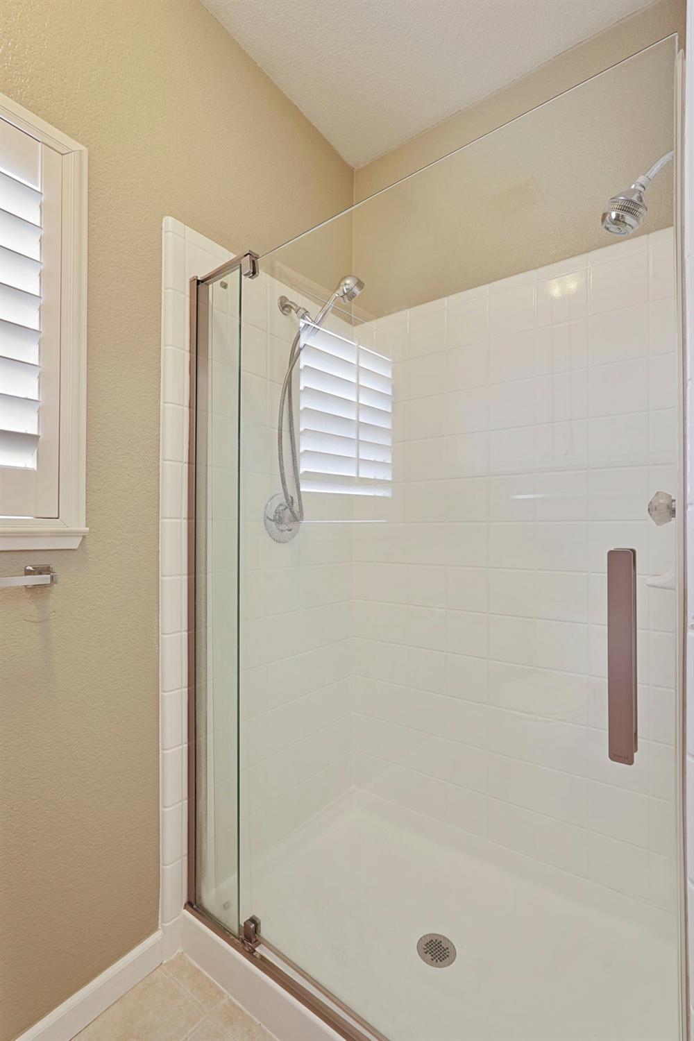 2501 Leonatus Ave, Modesto, CA 95355