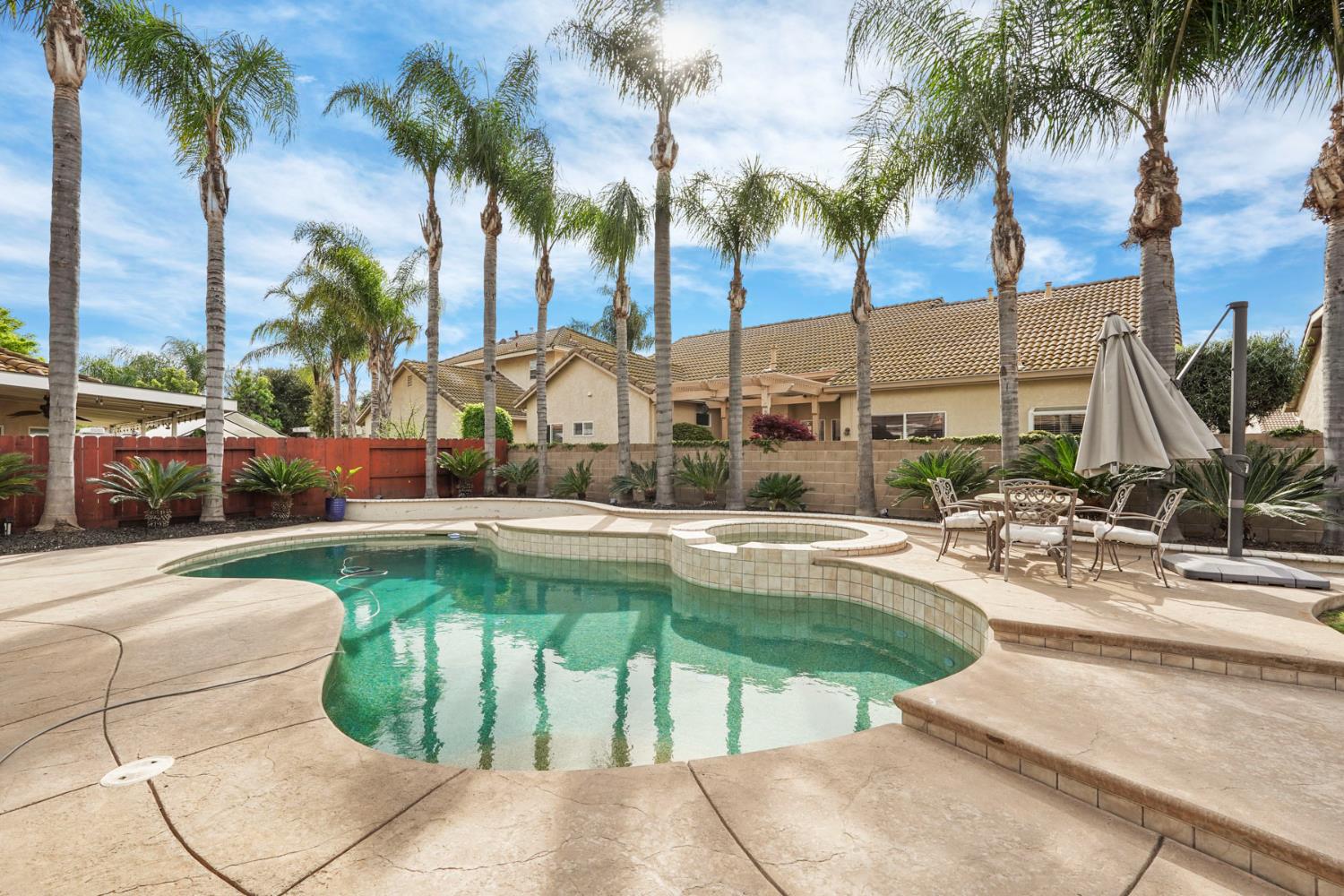 2501 Leonatus Ave, Modesto, CA 95355