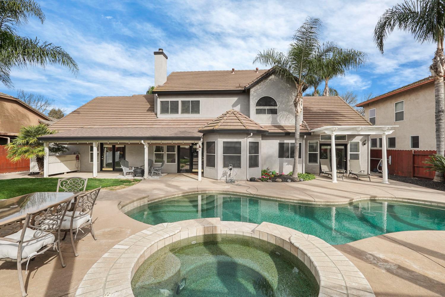 2501 Leonatus Ave, Modesto, CA 95355