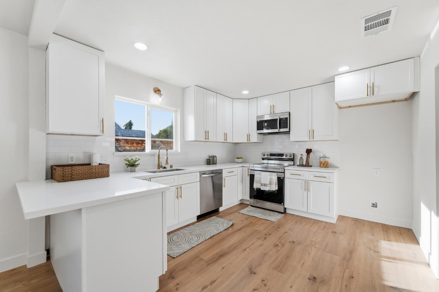 430 Laurel Ave, Modesto, CA 95351