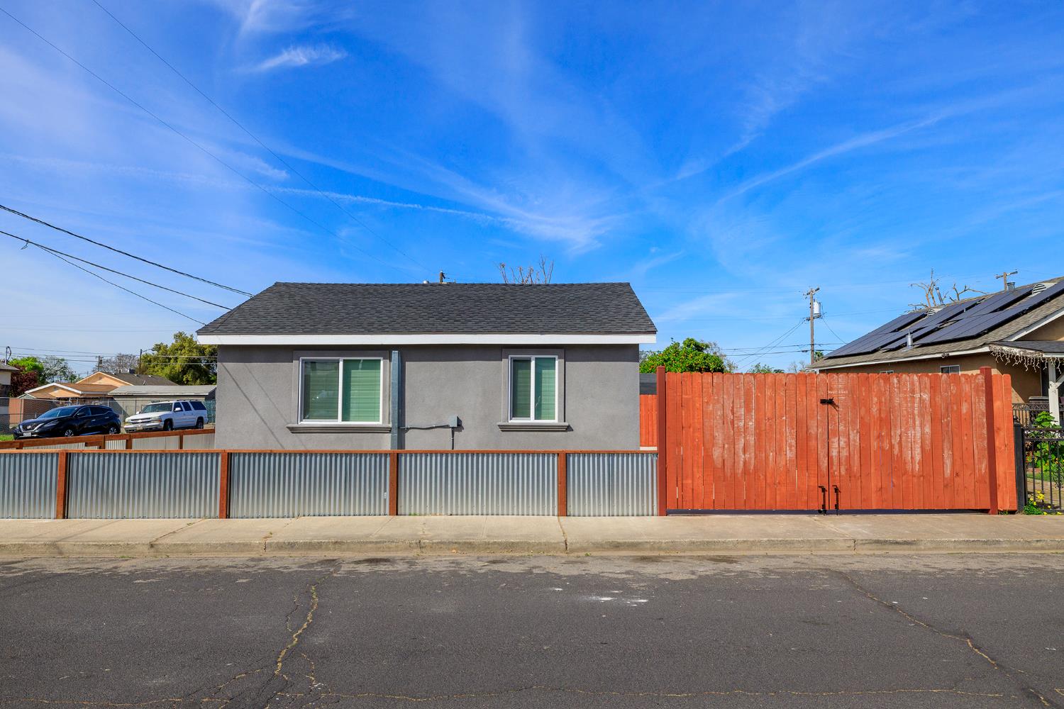 403 Stockton St, Manteca, CA 95337