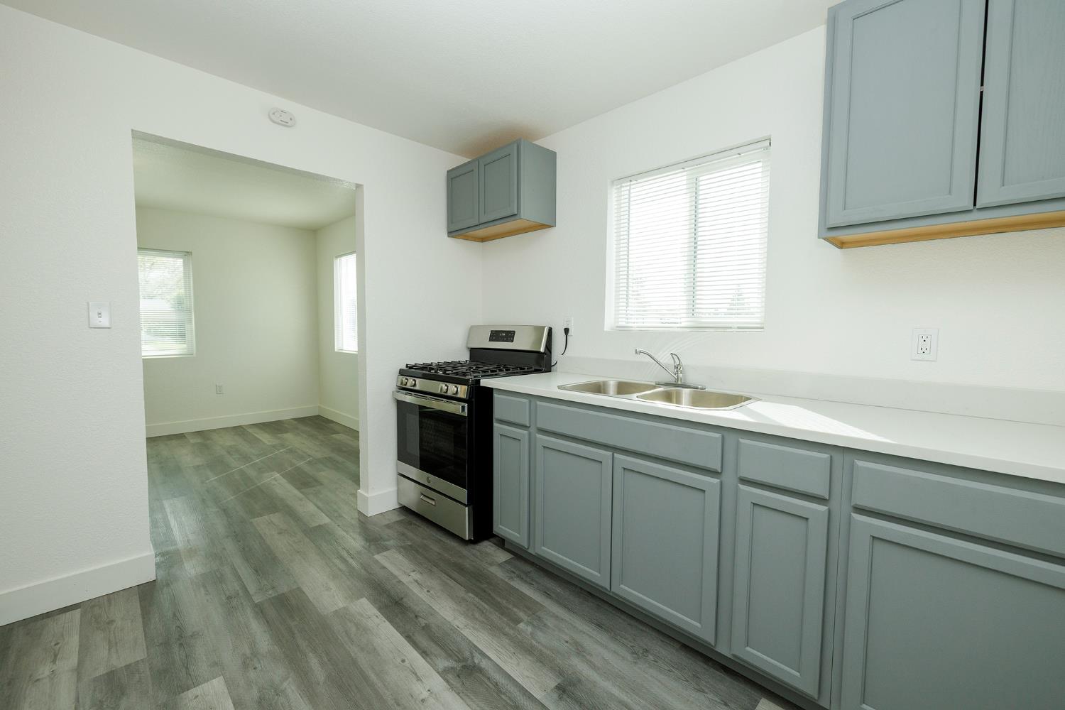 403 Stockton St, Manteca, CA 95337