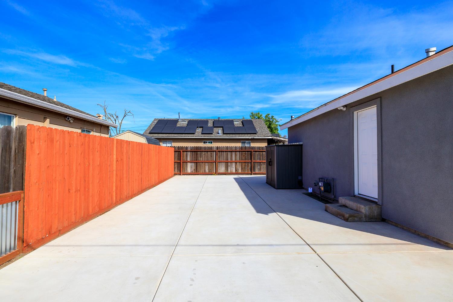 403 Stockton St, Manteca, CA 95337