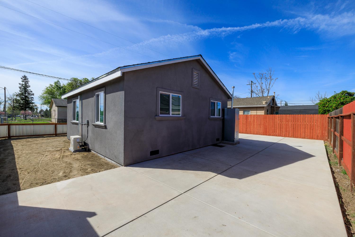 403 Stockton St, Manteca, CA 95337