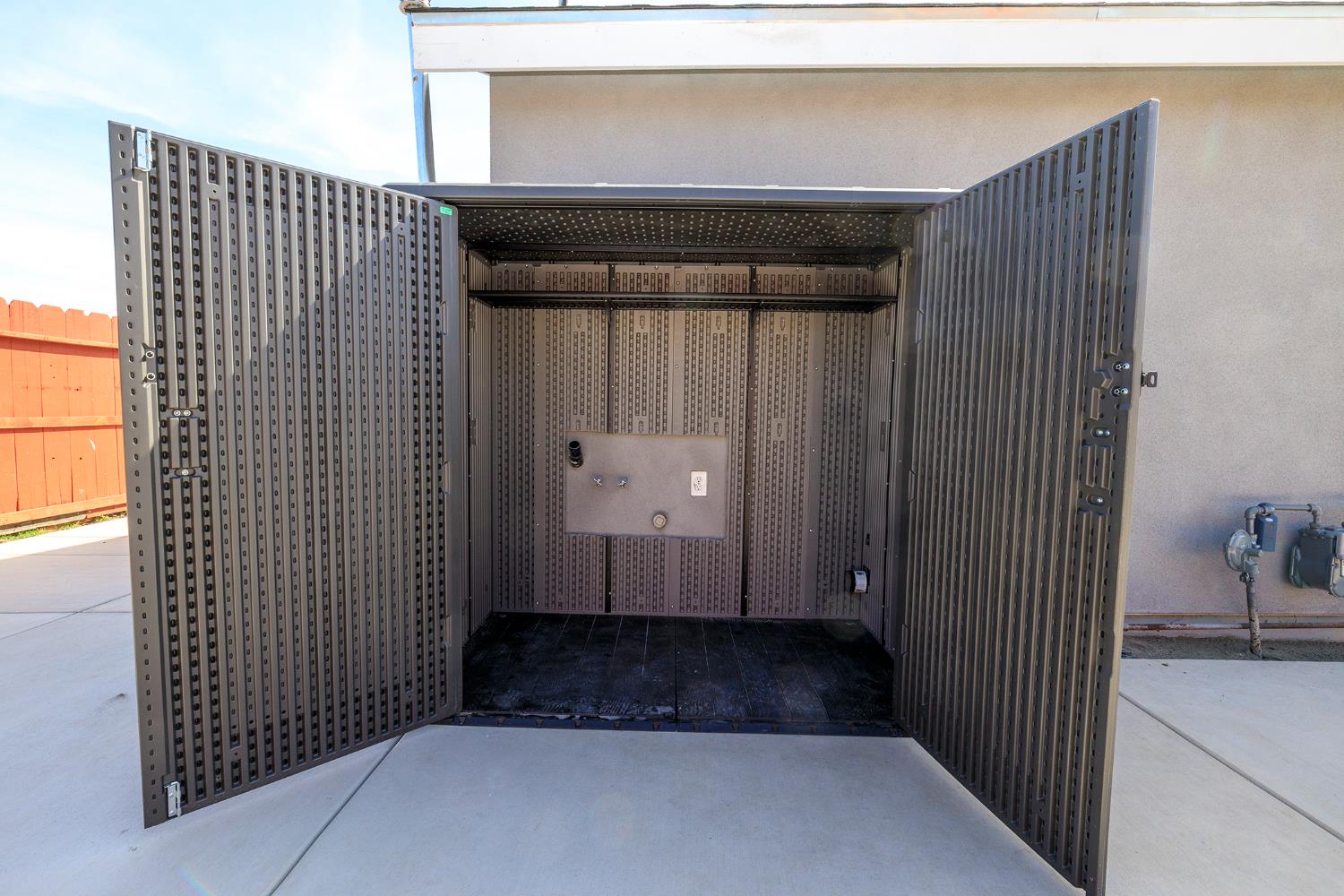 403 Stockton St, Manteca, CA 95337