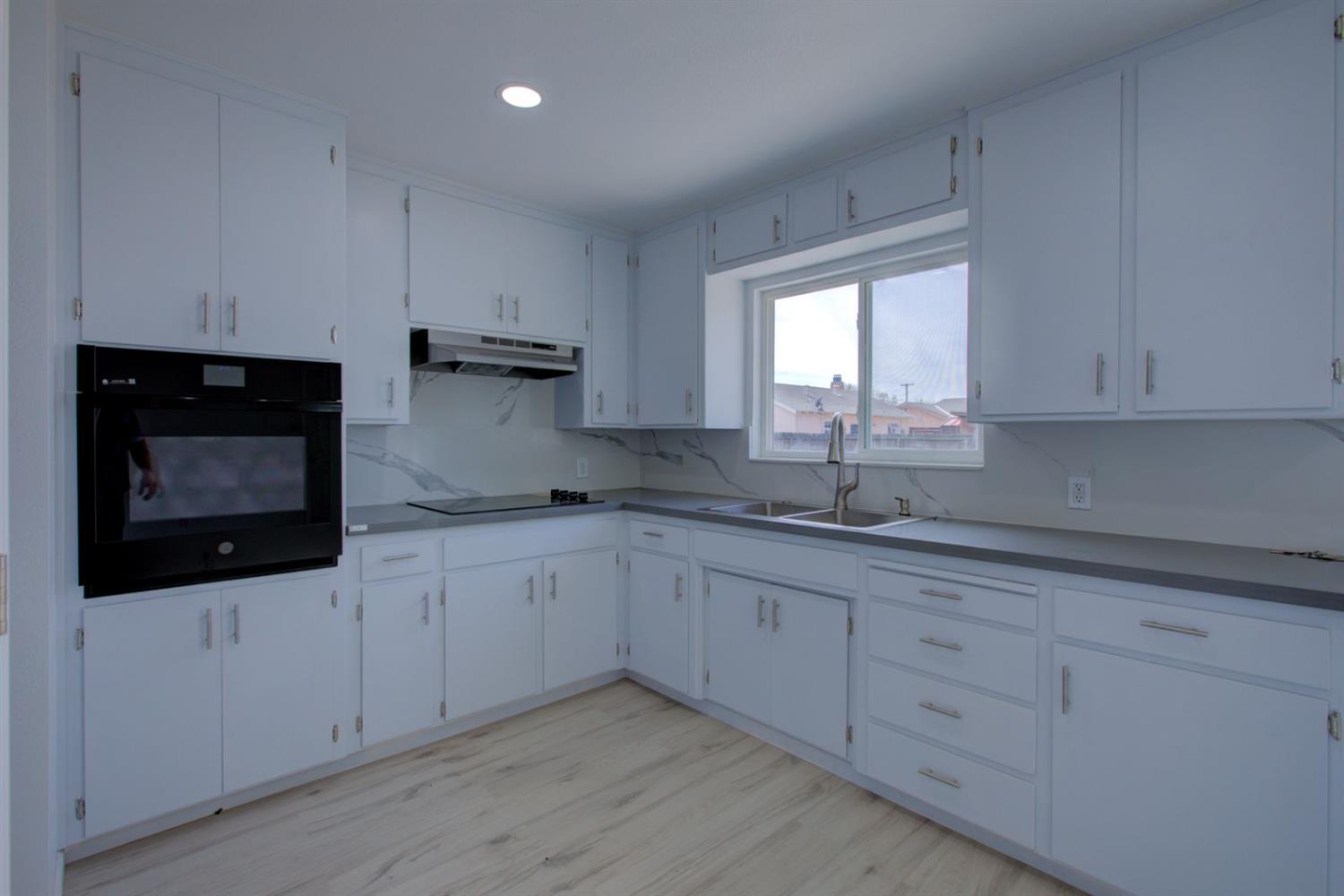 1111 Richland Ave, Modesto, CA 95351